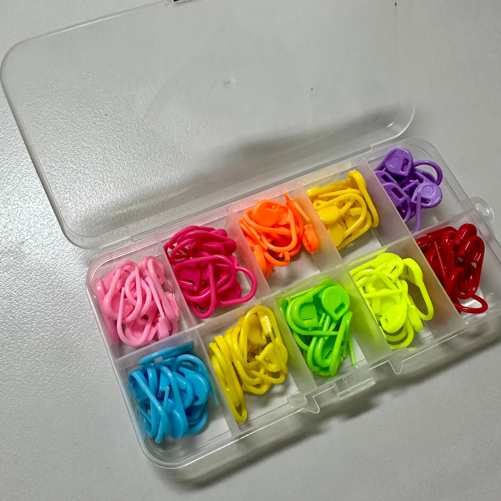 120 PCS LOCKING STITCH MARKERS WITH STORAGE CASE